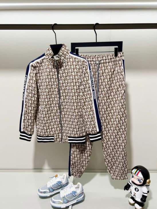Picture of Dior Sweater Suits _SKUDiorXS-L24cr20138932